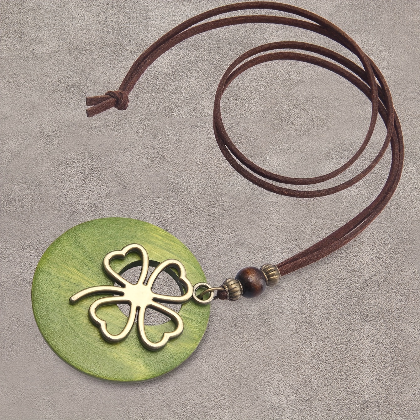 Retro Clover Round Pendant Sweater Chain Necklace